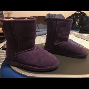 GENTLY USED GIRLS PURPLE BEARPAW SUEDE BOOTS